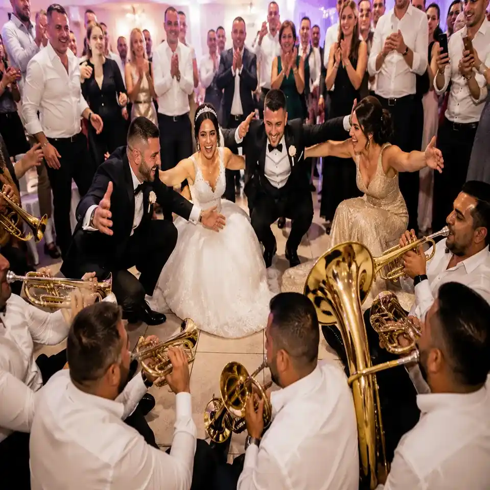Orkestar među gostima u vrhuncu atmosfere